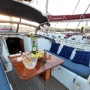 Botel Yacht Oceanis Clipper, Las Galletas